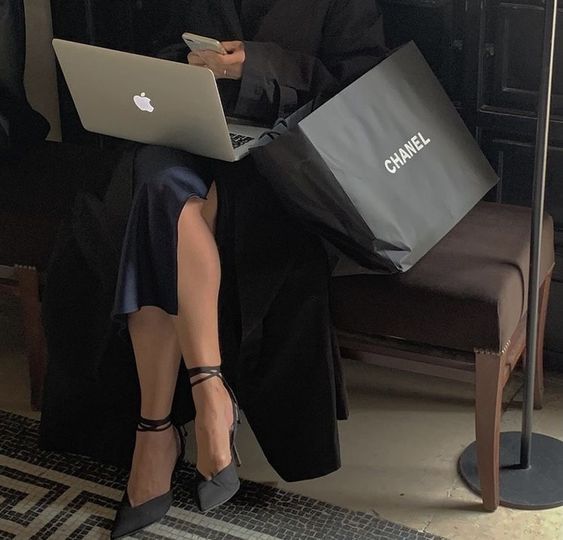 Becoming A Femme Fatale